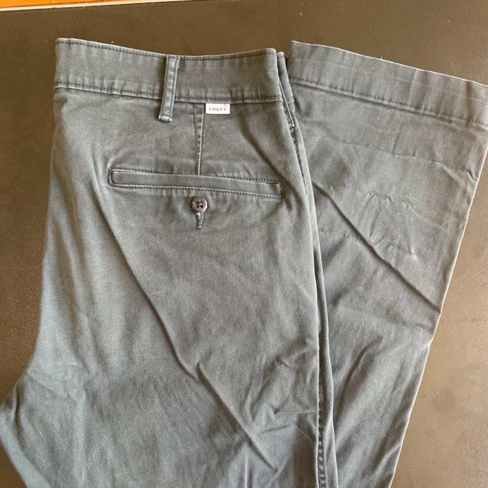 Levi’s 32x34 Slim Fit Grey Chinos